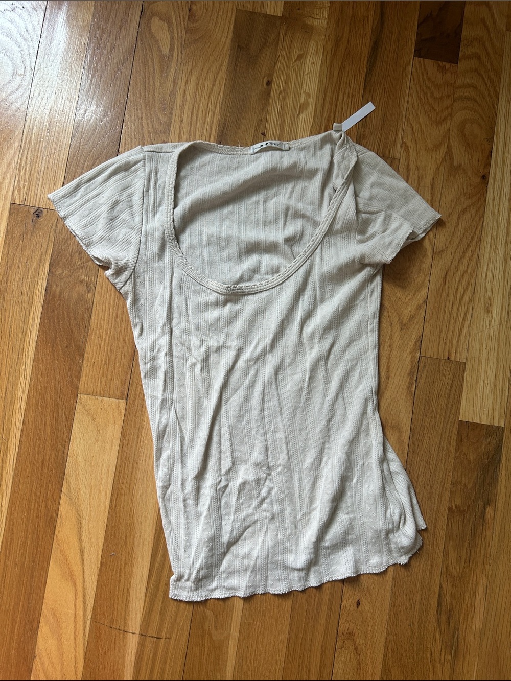 Doen Brigitte Soft Cream Ribbed Scoop Tee